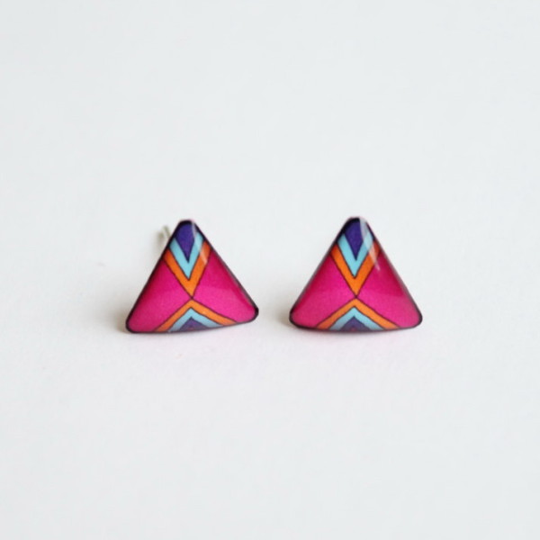 Magenta / vivid pink geometric triangular stud earrings