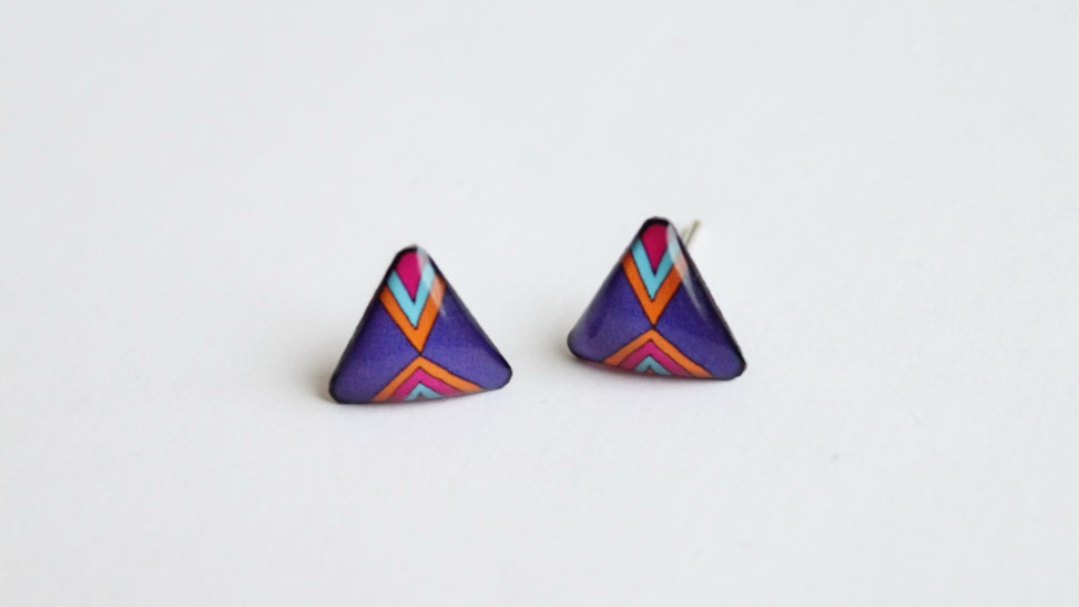 Dark purple triangle stud earrings