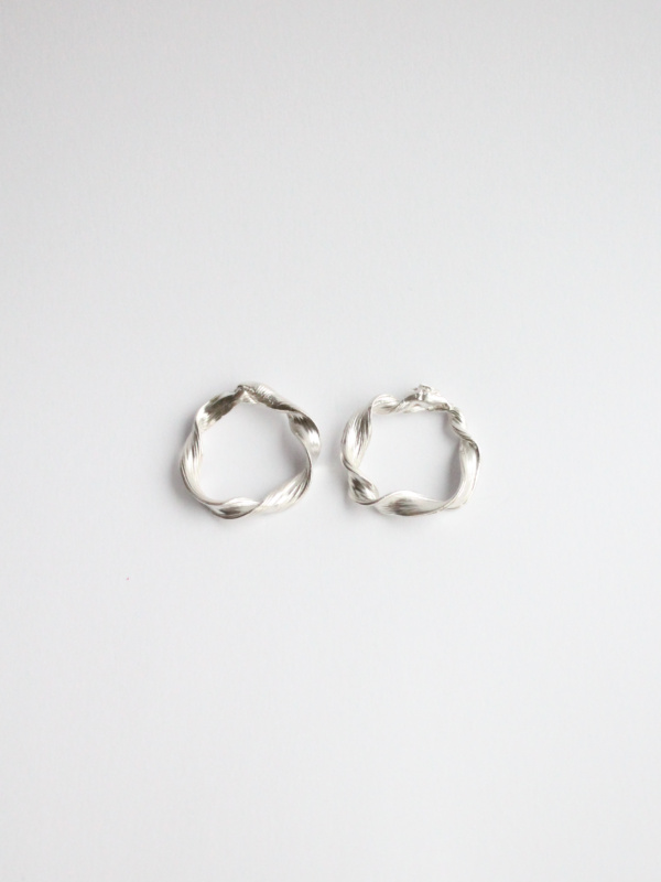 Earrings - Motion (medium)